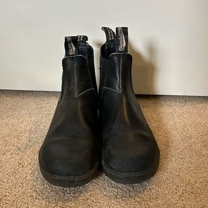 Black Blundstones